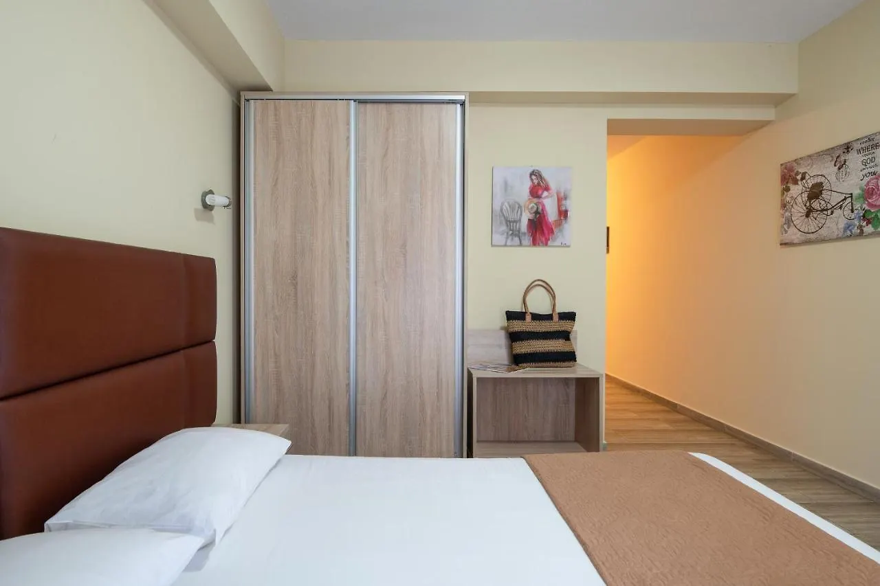Ioranna Studios - Sarti Sithonia 0*,
