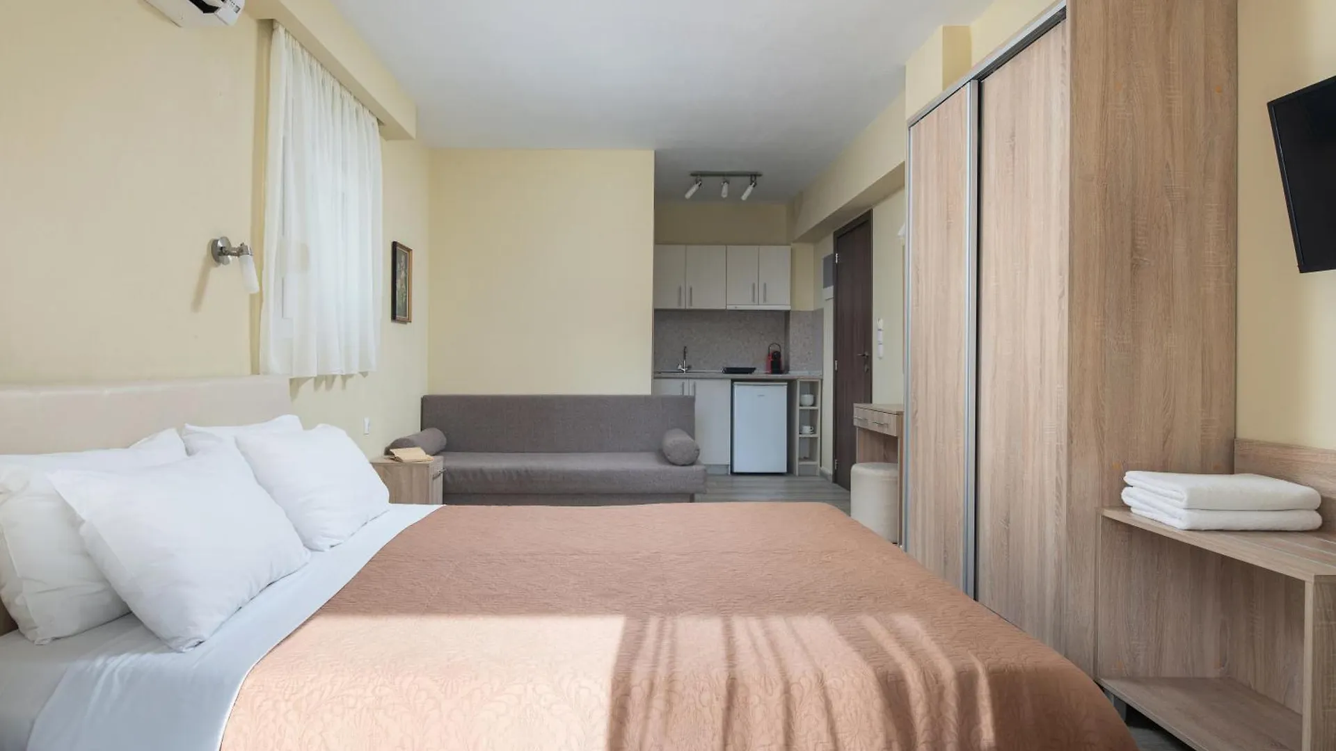 Ioranna Studios - Sarti Sithonia Greece